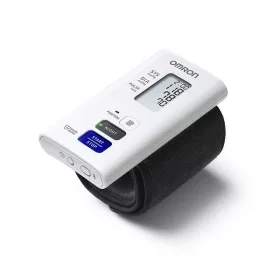   OMRON NightView automata csuklós vérnyomásmérő Bluetooth adatátvitellel
