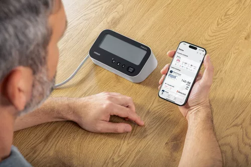 OMRON M4 Connect AFib felkaros okos-vérnyomásmérő Bluetooth adatátvitellel HEM-7196T1-FLE